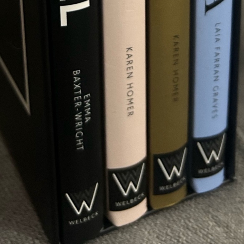 NWOT WELBECA Chanel, Dior, Gucci, Prada Coffee Table/Decorative Book Set - Picture 4 of 4